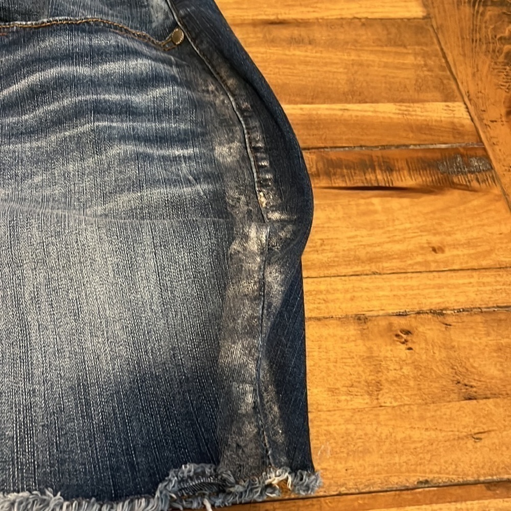 TORRID distressed jean cutoff,size 26 - Picture 6 of 6